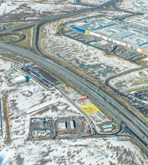 Продается  последний участок площадью-20 соток с прямым съездом и выездом на КАД в развитом торгово - индустриальном парке KAD GATE PARK (площадью 8га) у развязки КАД и проспекта Энгельса.